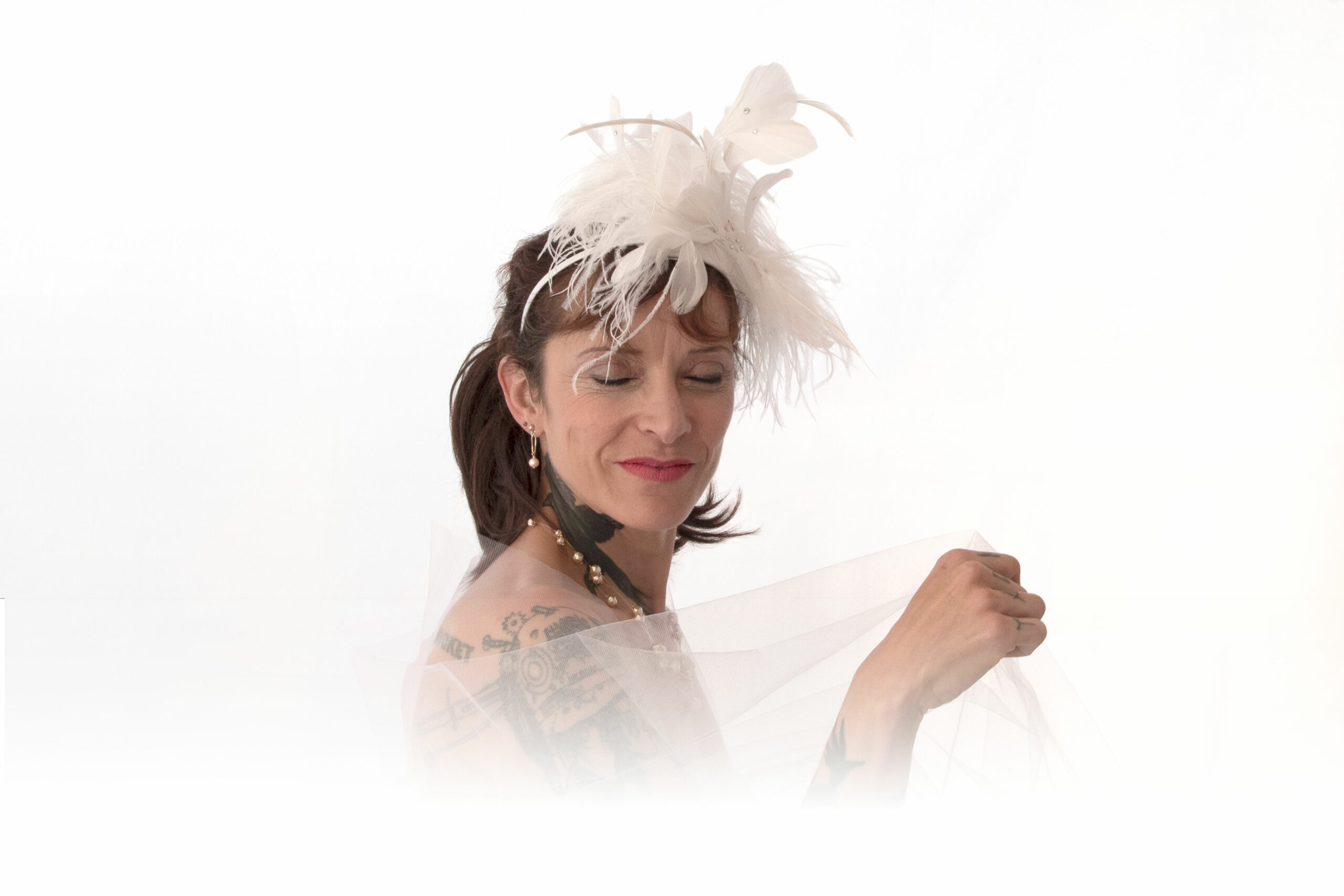 les chapeaux de nina isha coiffe mariage plume audace 7145