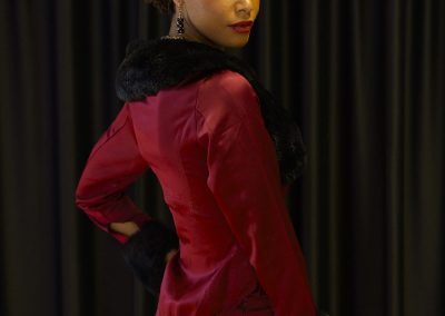 Salon Elegance et métiers d'arts-Les chapeaux de nina-Chapeau bibi feutre avec broderie or et noire avec voilette